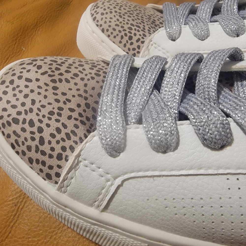Universal thread shoes - Picture 2 of 8